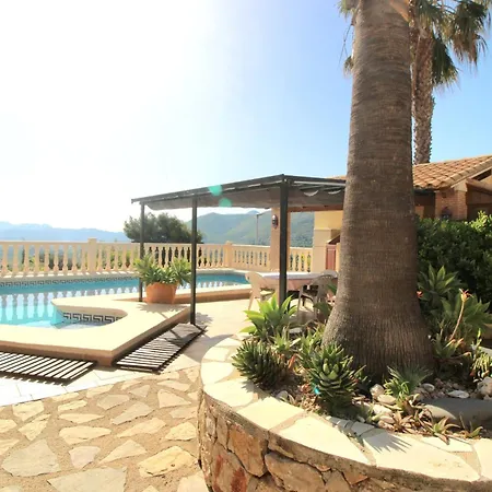 Oasis Con Piscina Y Jacuzzi 4