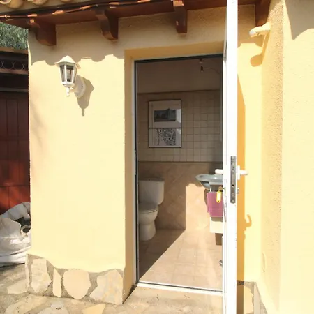 Oasis Con Piscina Y Jacuzzi 4